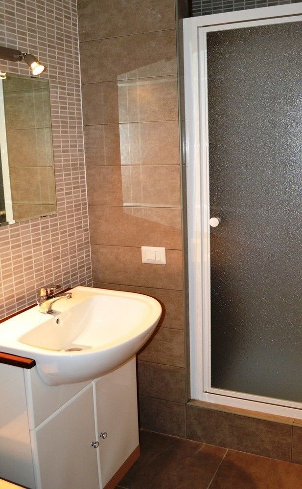 Castronno B&B Villa Monterosa Con Piscina المظهر الخارجي الصورة