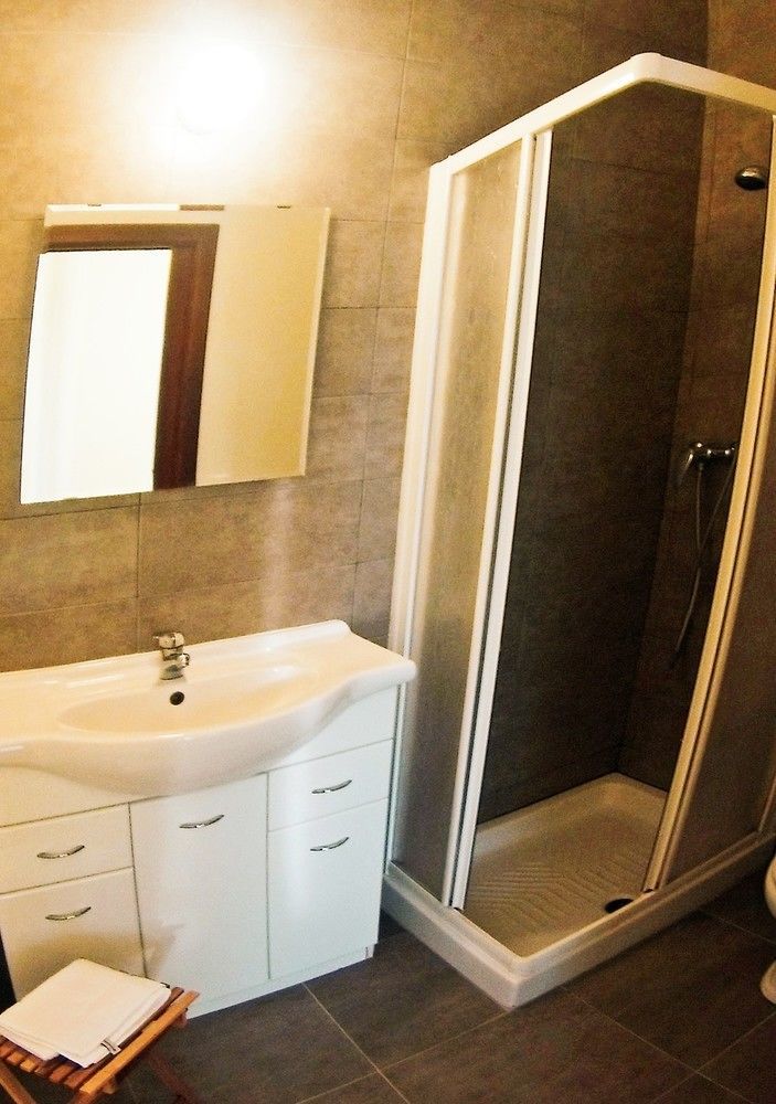 Castronno B&B Villa Monterosa Con Piscina المظهر الخارجي الصورة
