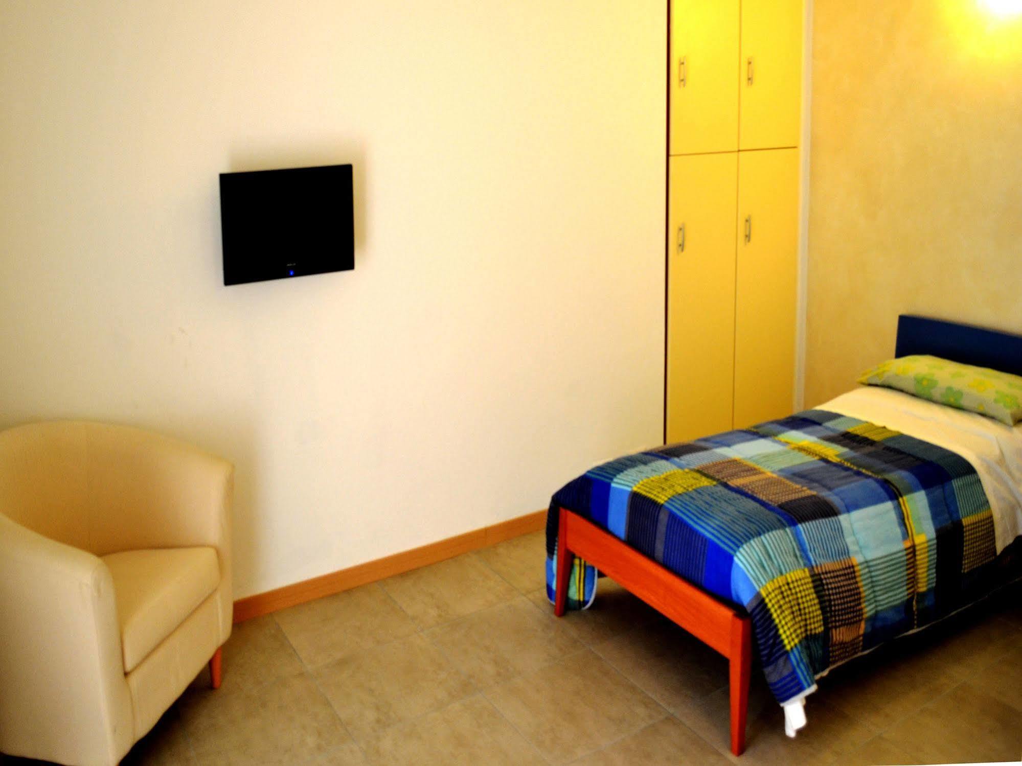 Castronno B&B Villa Monterosa Con Piscina المظهر الخارجي الصورة