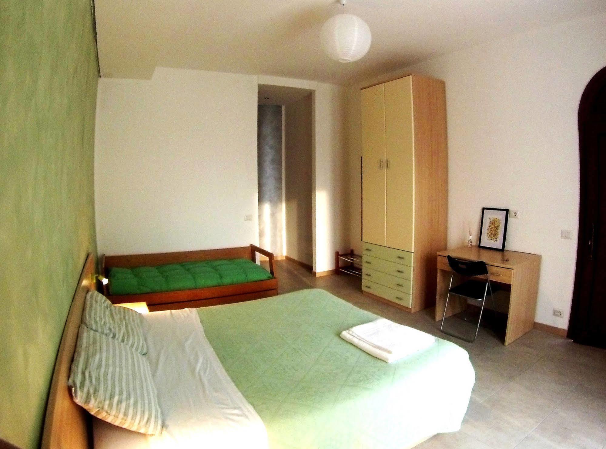 Castronno B&B Villa Monterosa Con Piscina المظهر الخارجي الصورة