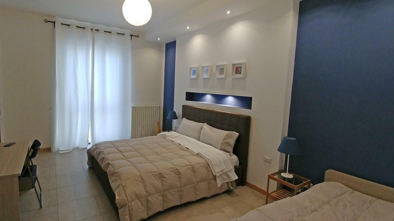 Castronno B&B Villa Monterosa Con Piscina المظهر الخارجي الصورة