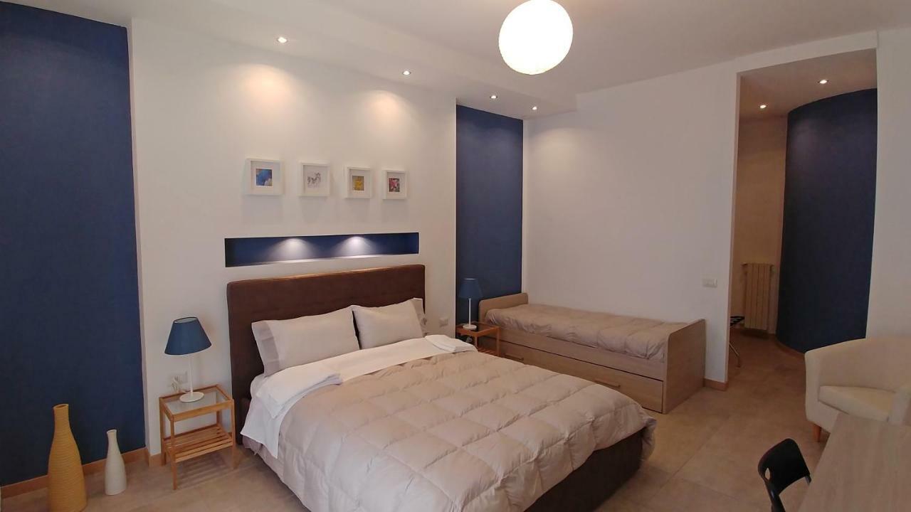 Castronno B&B Villa Monterosa Con Piscina المظهر الخارجي الصورة