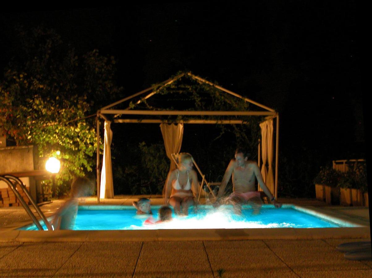 Castronno B&B Villa Monterosa Con Piscina المظهر الخارجي الصورة